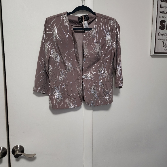 Beautiful Purple Dress Set - Picture 4 of 11